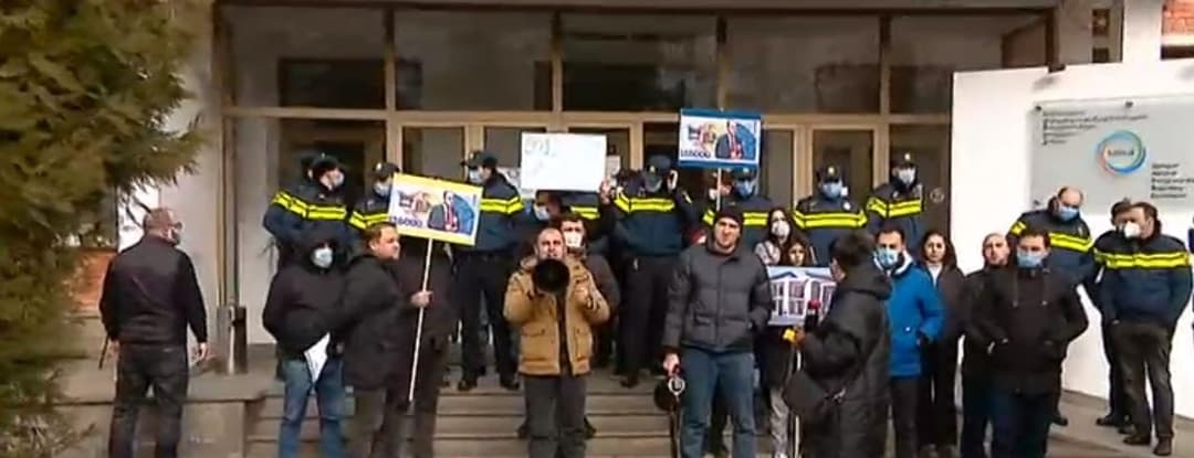 თბილისში, ქუთაისსა და ბათუმში გაზრდილ ტარიფებს აპროტესტებენ