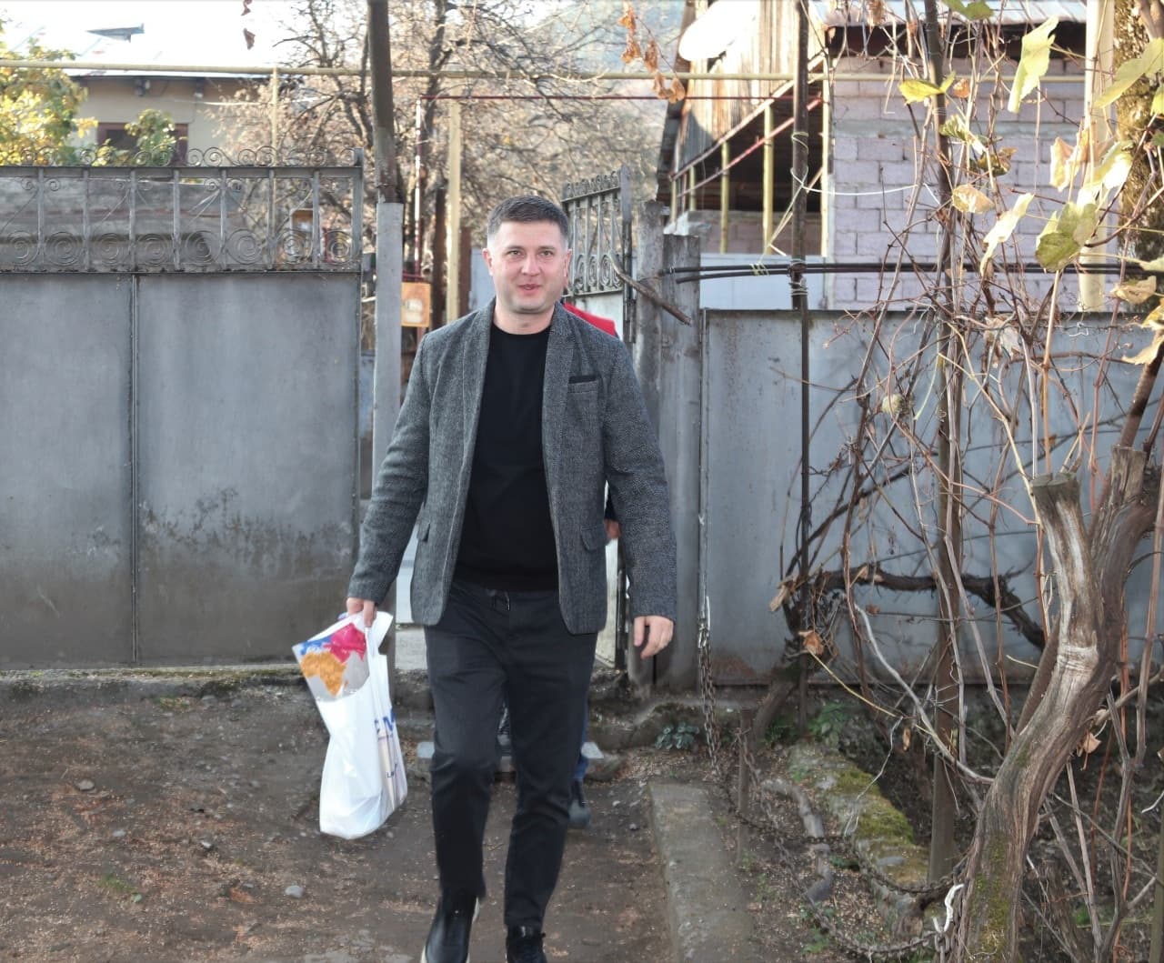 Frontnews image description