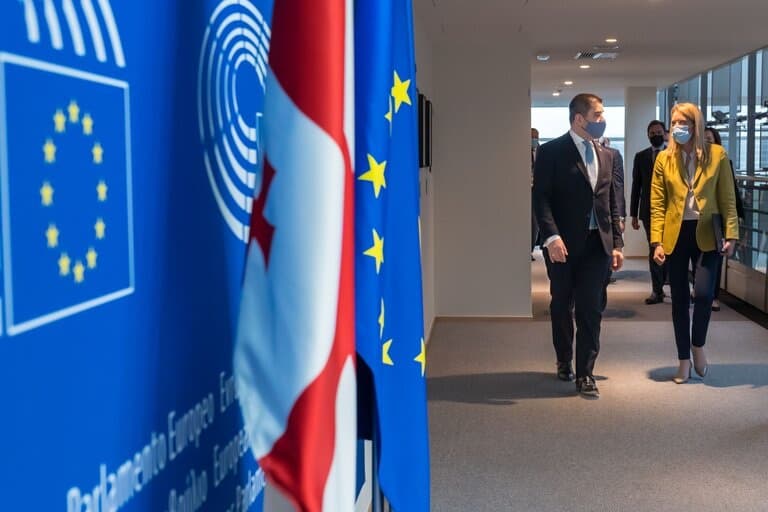 Frontnews image description