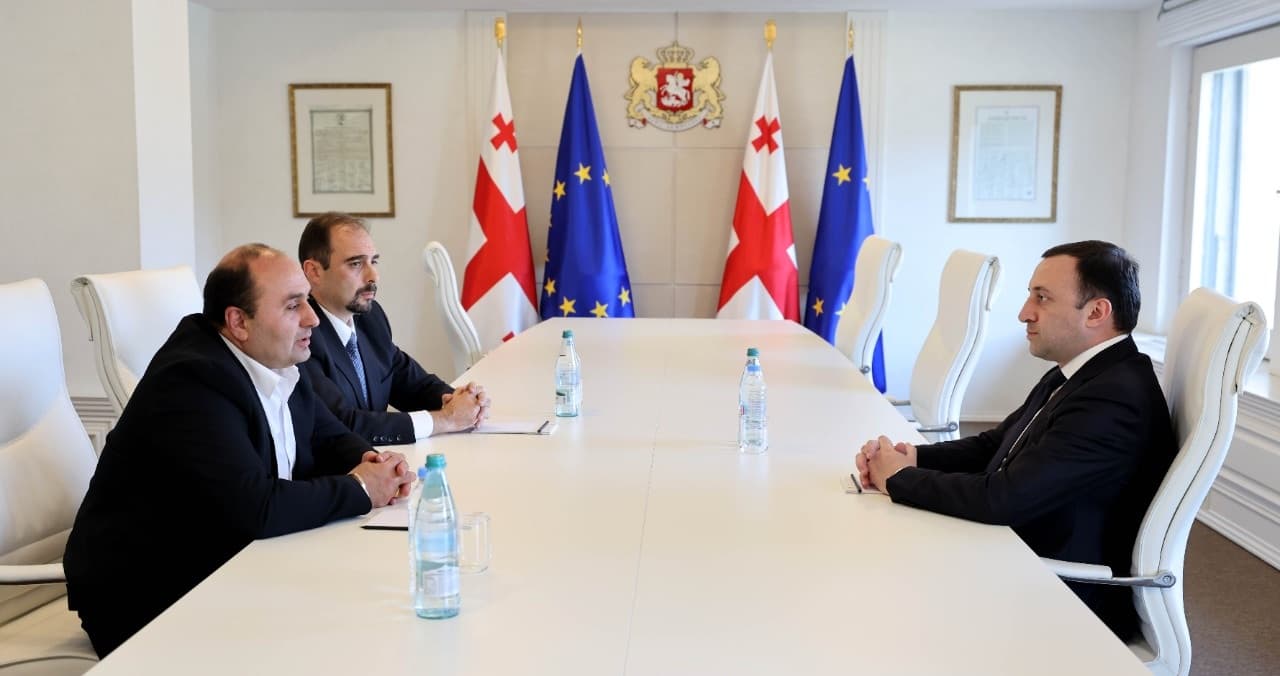 Frontnews image description