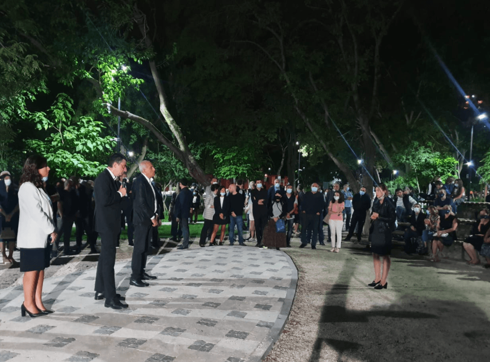 Frontnews image description