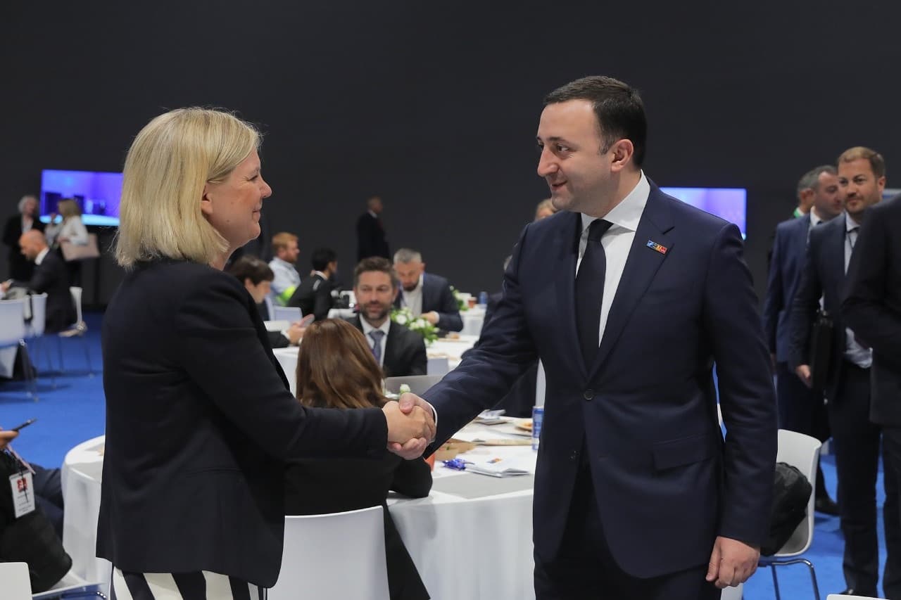 Frontnews image description