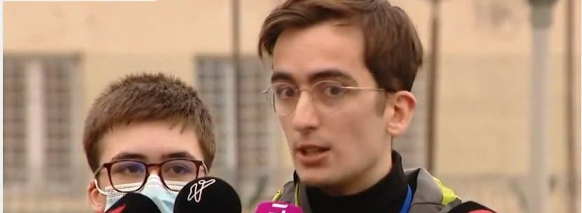 Frontnews image description