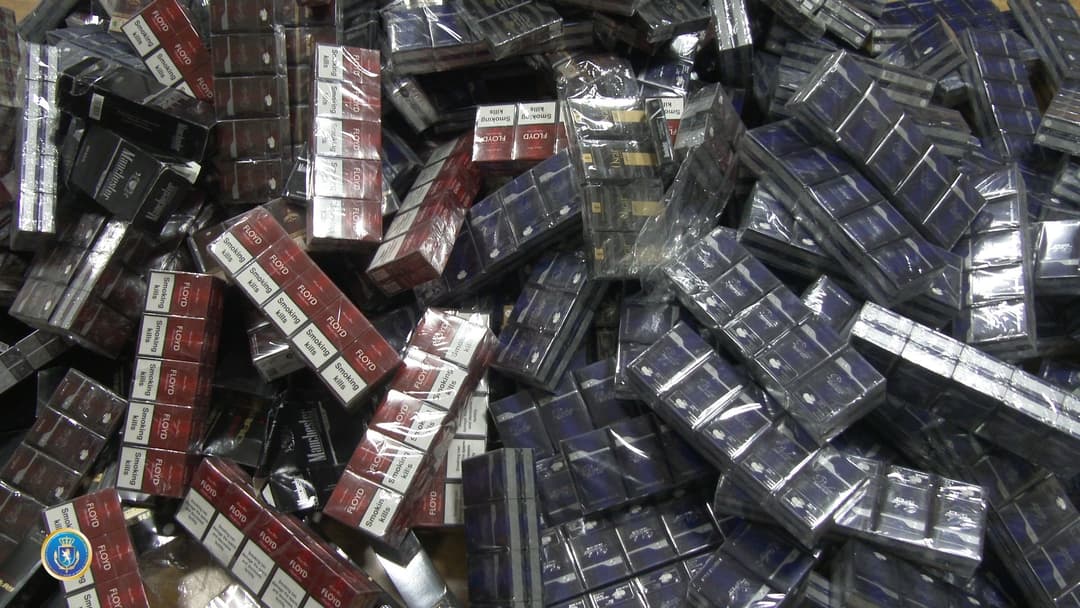 განსაკუთრებით დიდი ოდენობით უაქციზო სიგარეტის შენახვის ფაქტზე ერთი პირი დააკავეს