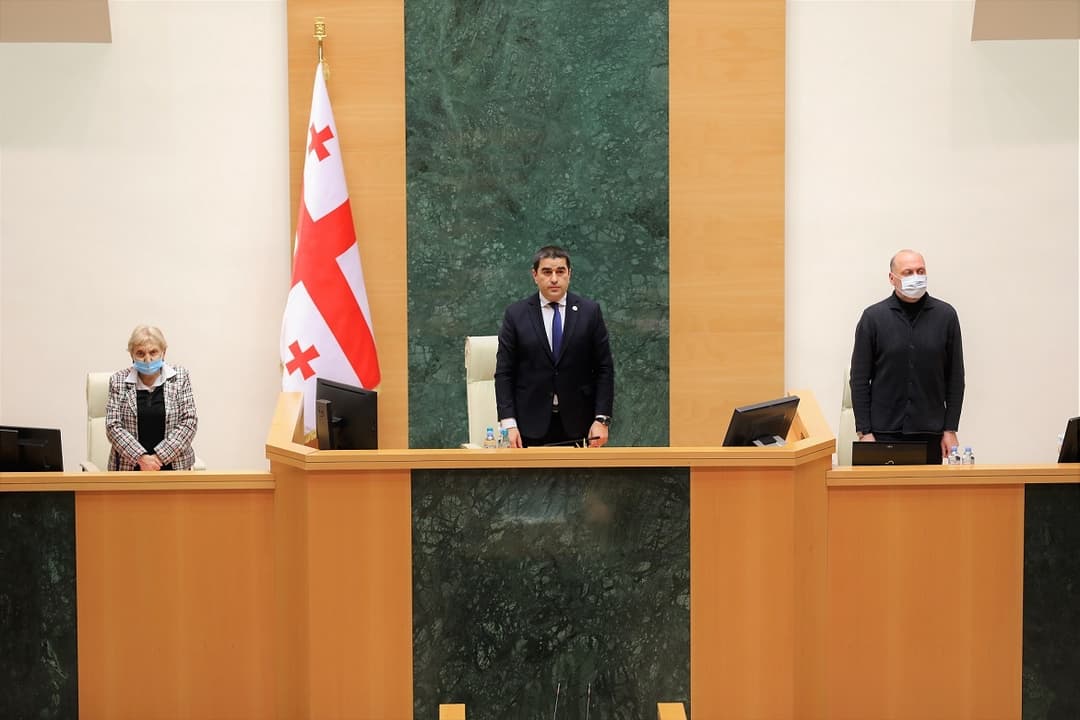 შალვა პაპუაშვილი – გისურვებთ მომავალი წელი იყოს საინტერესო საპარლამენტო საქმიანობის წელი