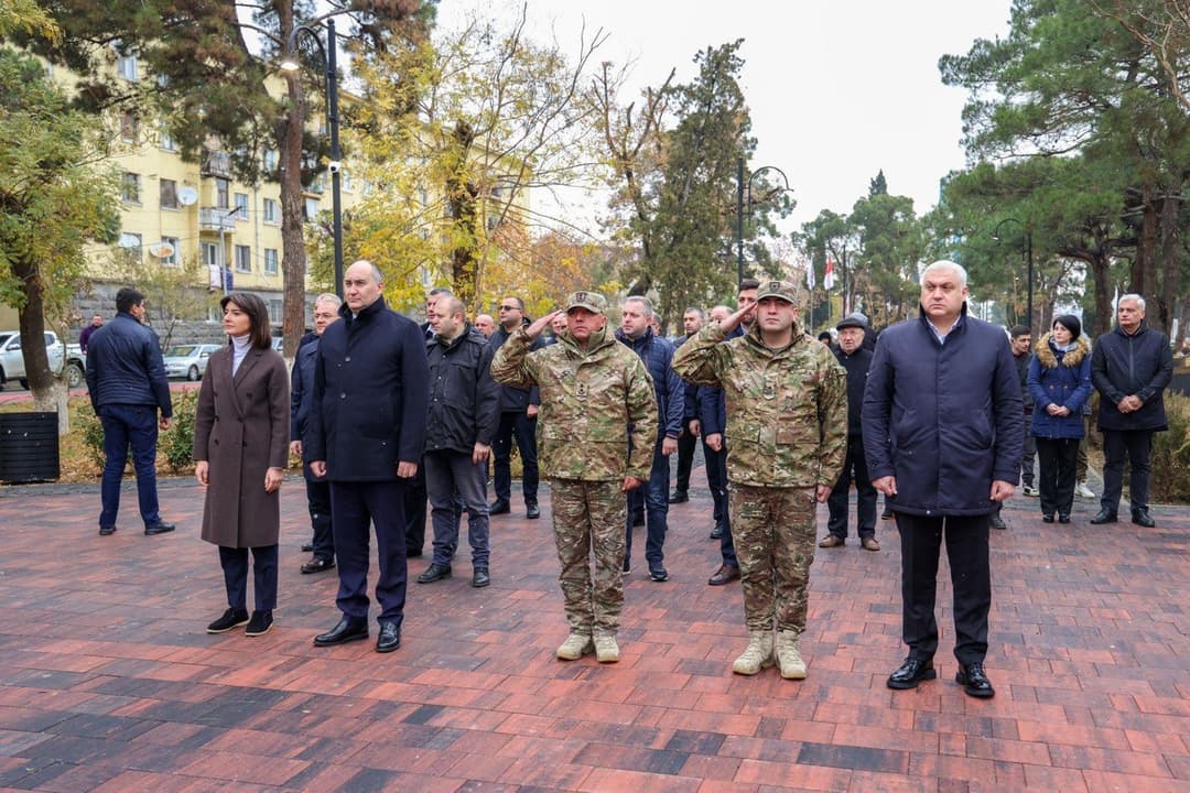 რუსთავში დამოუკიდებლობის სკვერი გაიხსნა