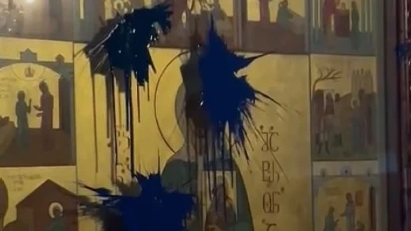 სამებაში ხატს, რომელზეც სტალინია გამოსახული, საღებავი შეასხეს