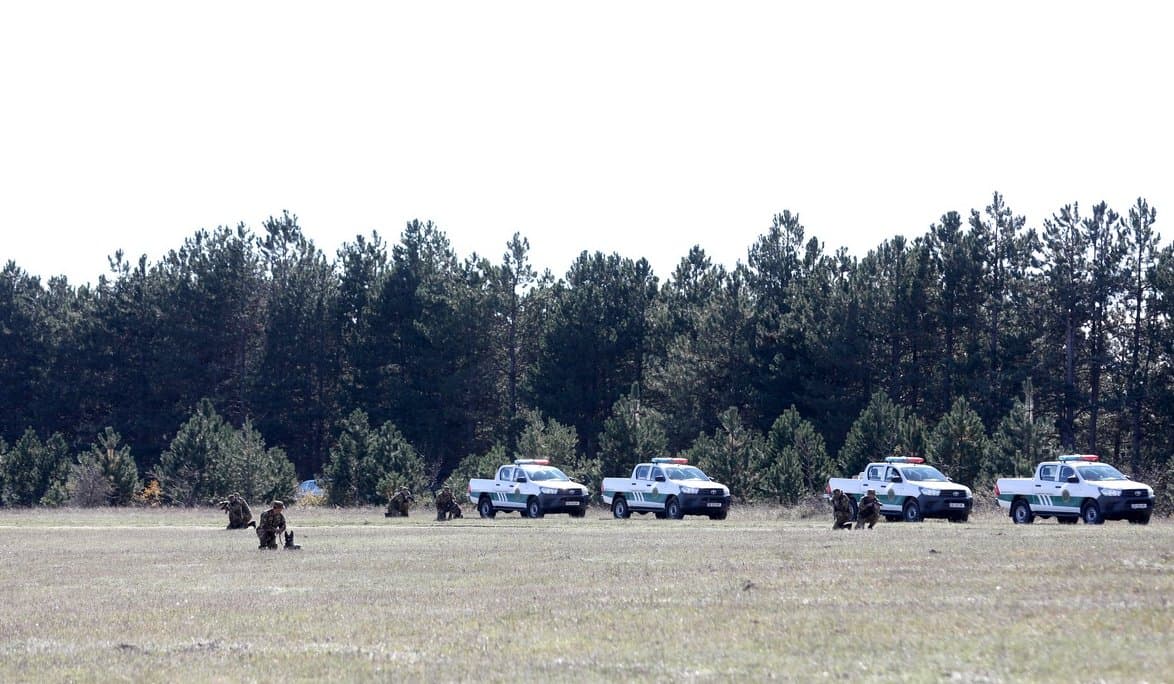 Frontnews image description