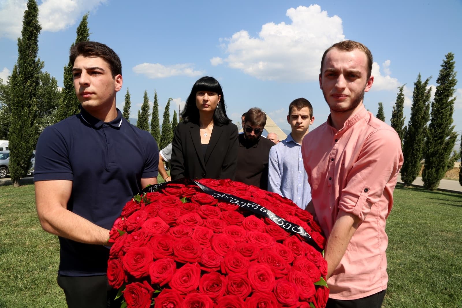 Frontnews image description