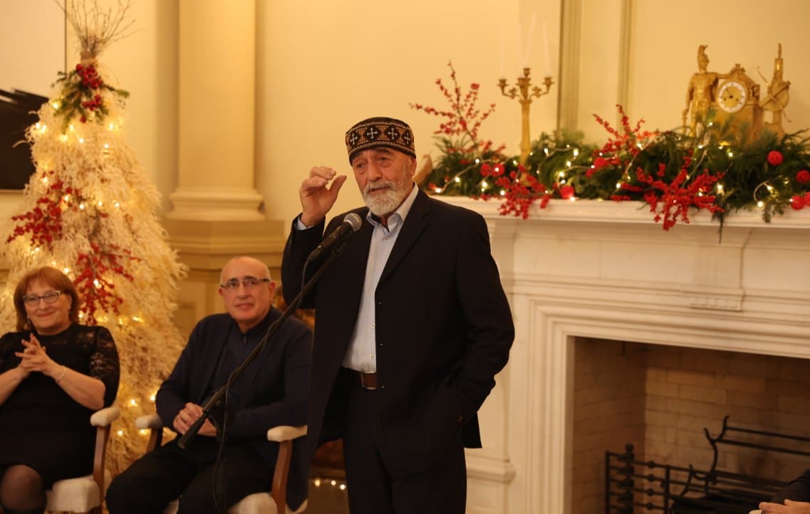 Frontnews image description