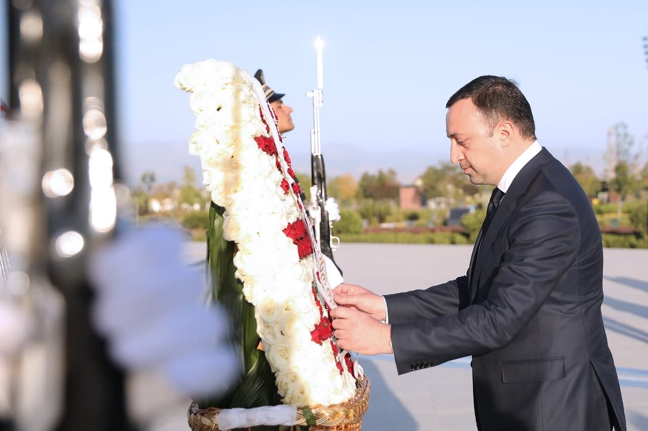 Frontnews image description