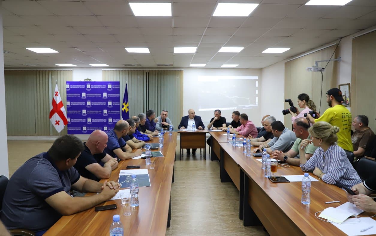 Frontnews image description