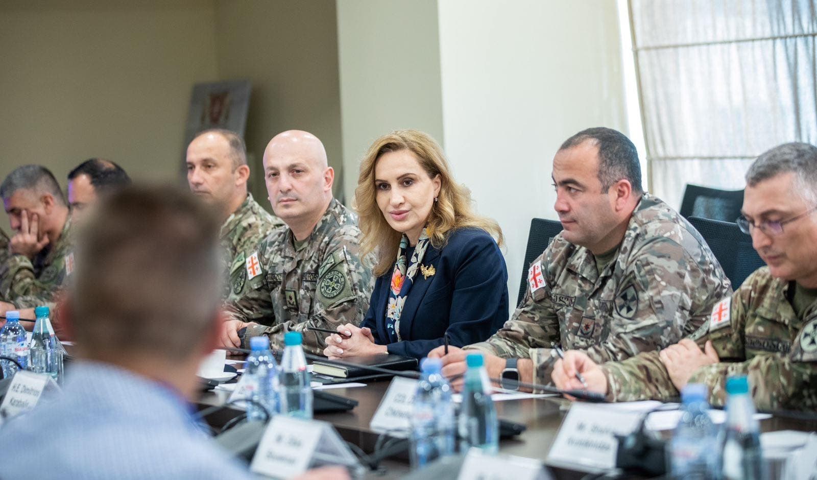 Frontnews image description