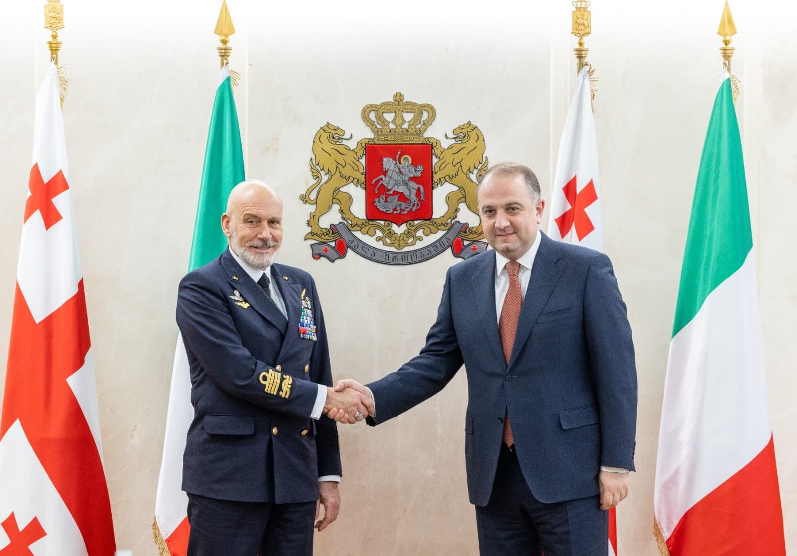 Frontnews image description