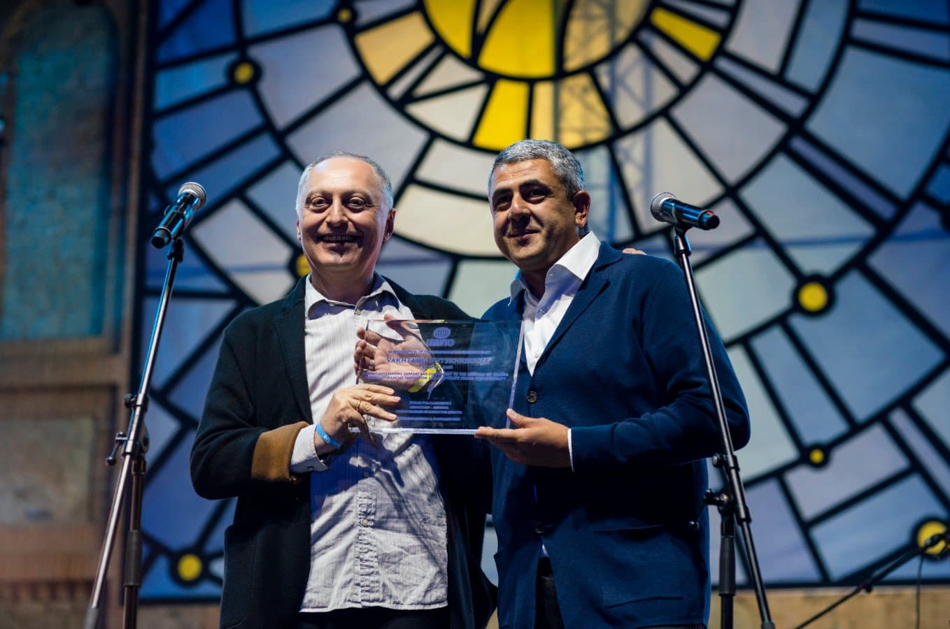 Frontnews image description