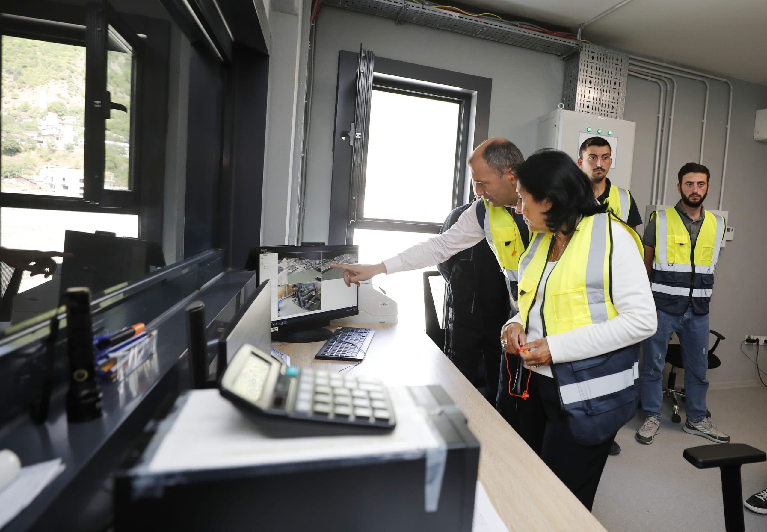 Frontnews image description