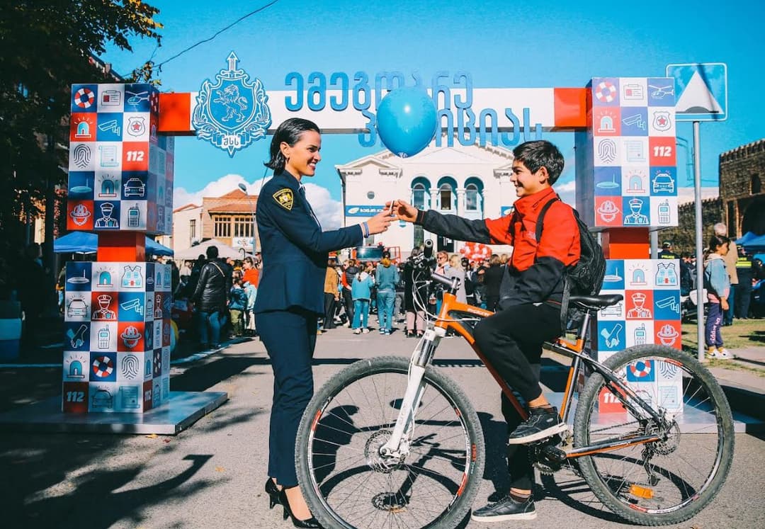 შინაგან საქმეთა სამინისტროს კამპანია – “ემეგობრე პოლიციას“ თელავში გრძელდება