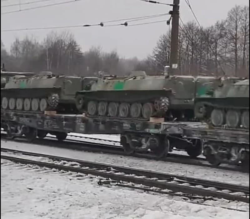 ბელარუსები უკრაინისკენ მიმავალ რუსულ მატარებლებს აჩერებენ და საბრძოლო ტექნიკას აზიანებენ