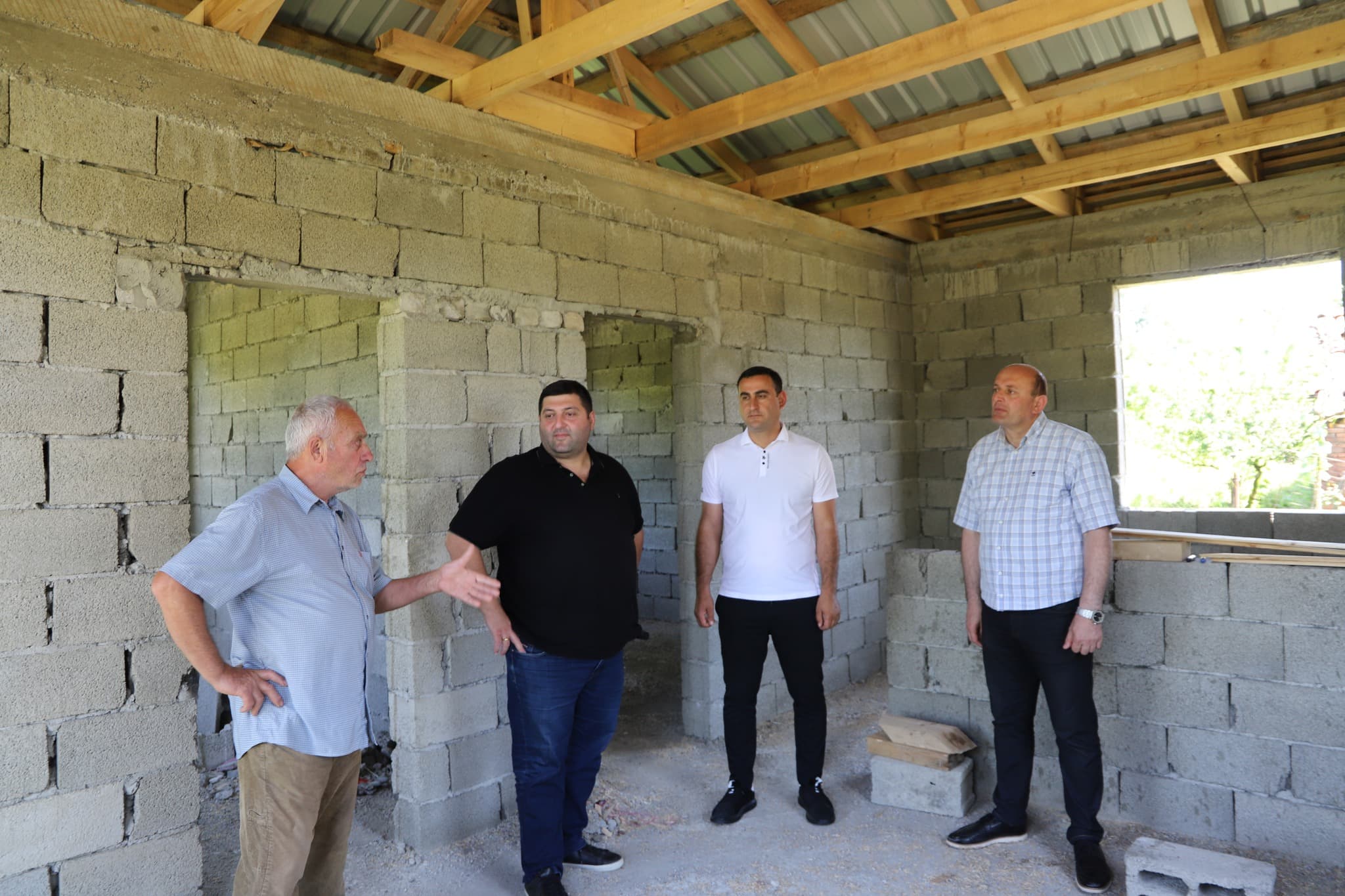 Frontnews image description