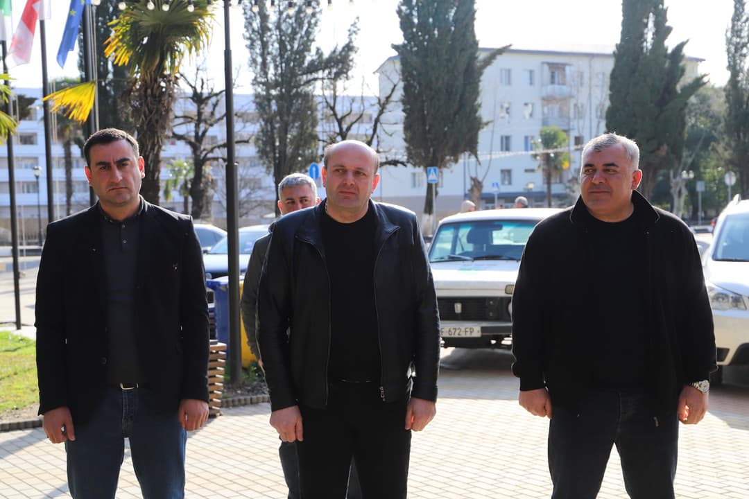 თერჯოლის მუნიციპალიტეტის მერის მოვალეობის შემსრულებელი გმირების ოჯახებს ესტუმრა