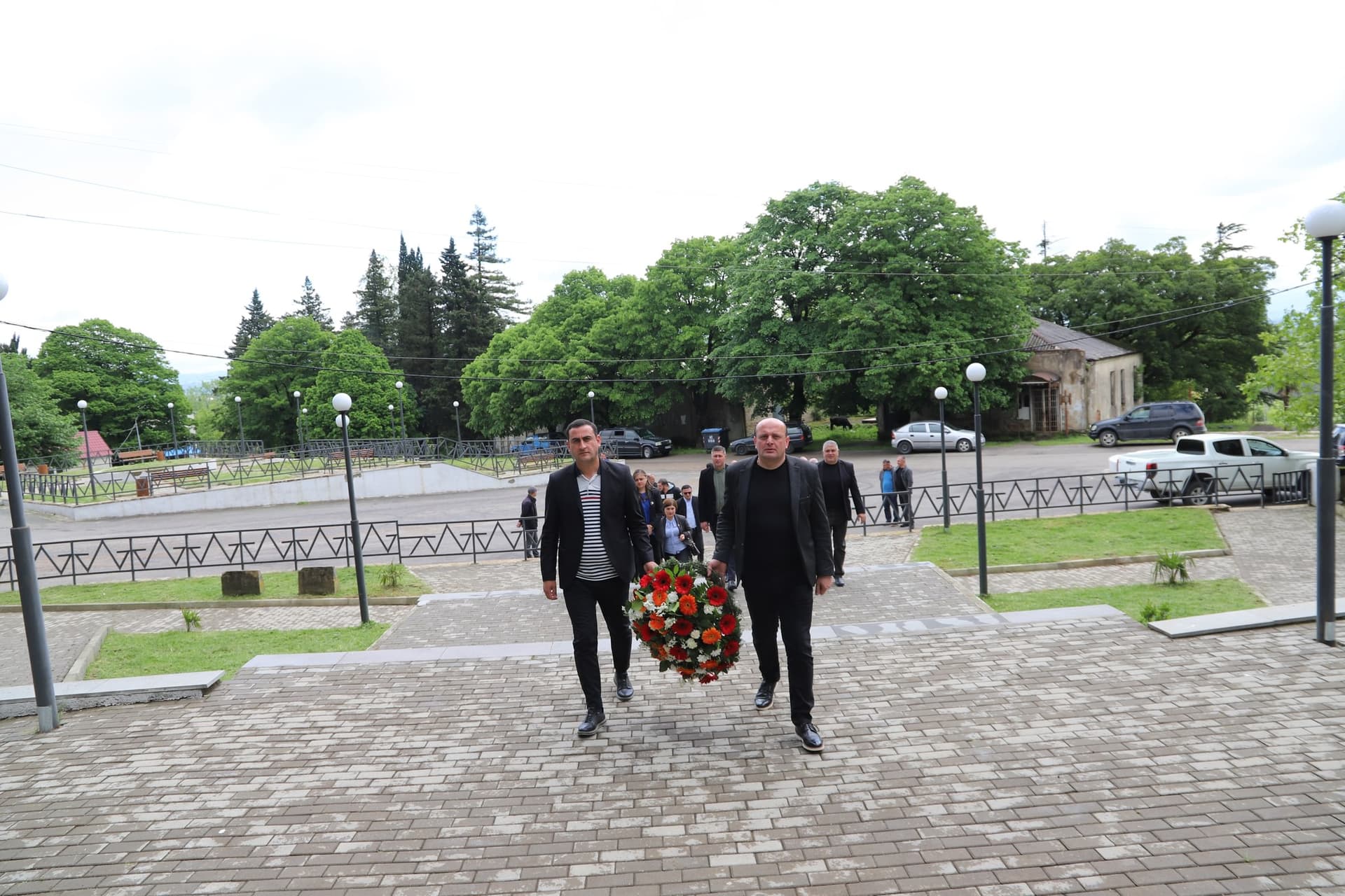 Frontnews image description