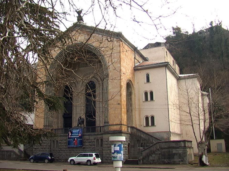 ჭიათურის თეატრში სამხატვრო ხელმძღვანელის შესარჩევი კონკურსი ჩაშლილად გამოცხადდა