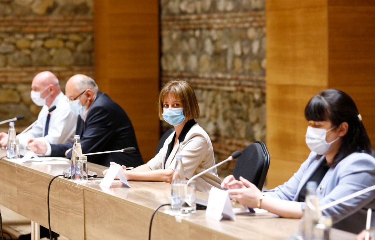 Frontnews image description