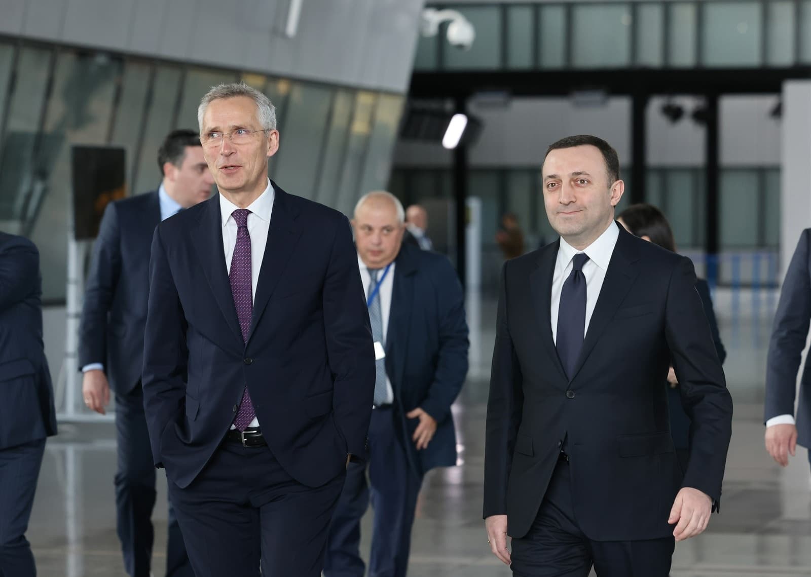 Frontnews image description