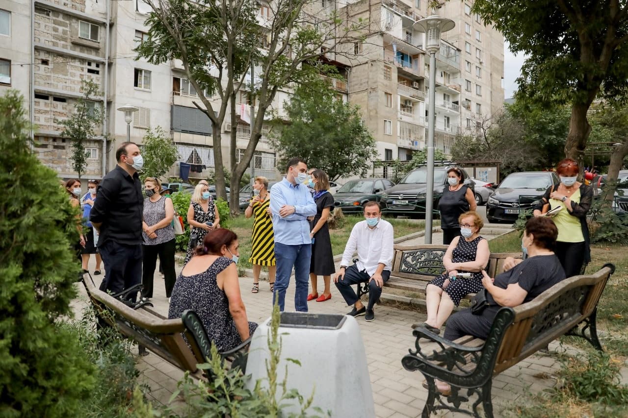 Frontnews image description