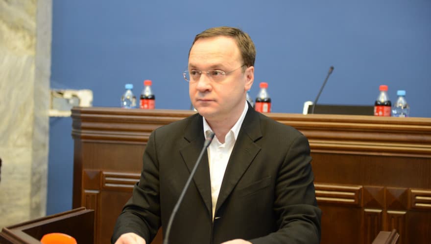 გია ცაგარეიშვილი ელენე ხოშტარიაზე – როცა გულზე მჯიღს იცემს და ამბობს, რომ საქართველო უპირველეს ყოვლისა, მას ჯიბეში უდევს გადაკეცილი რუბლები, არ უმძიმებს ჯიბეს?