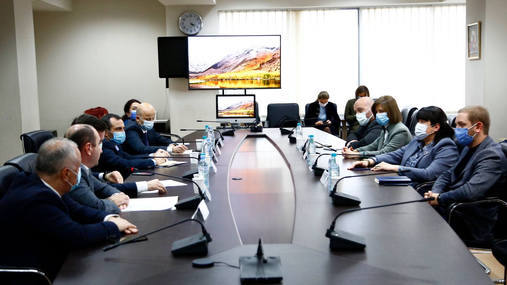 Frontnews image description