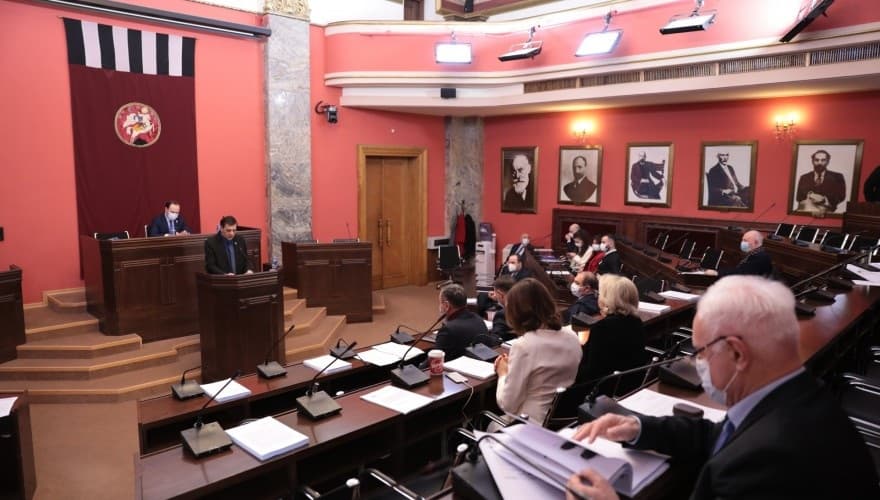იურიდიულ საკითხთა კომიტეტმა ცესკო-ს თავმჯდომარის თანამდებობაზე გიორგი კალანდარიშვილის კანდიდატურის არჩევას გაუწია რეკომენდაცია