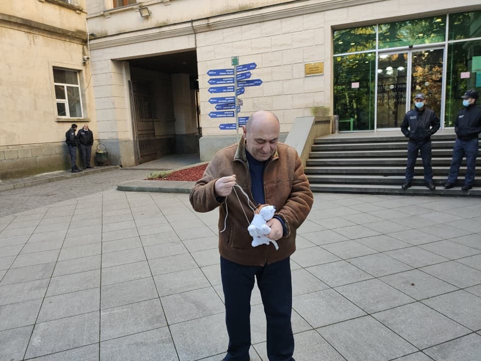 Frontnews image description