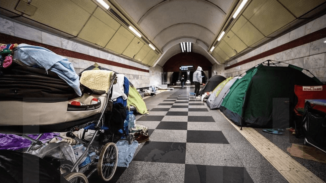 Down in the subway – away from the bombs