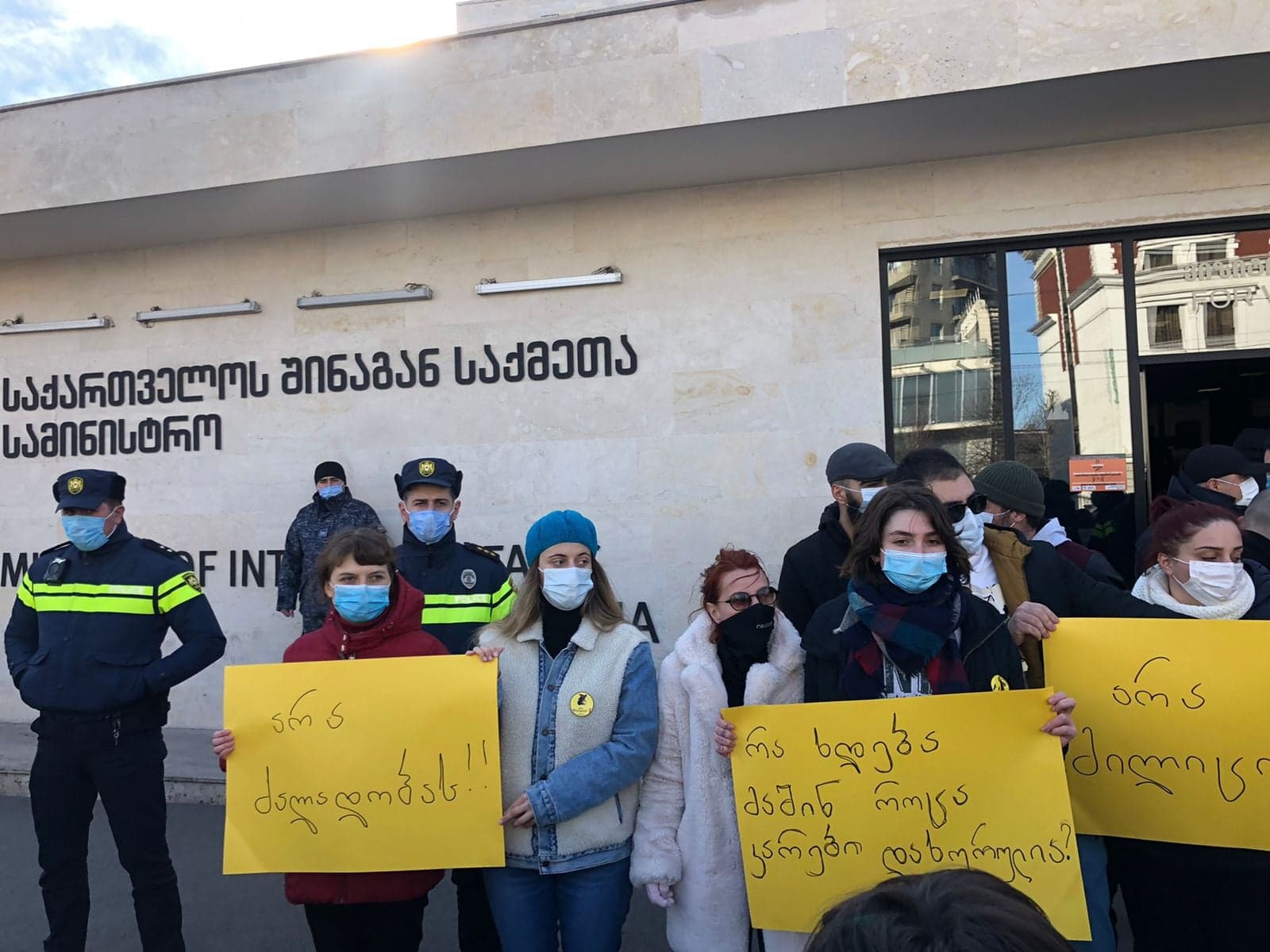 Frontnews image description