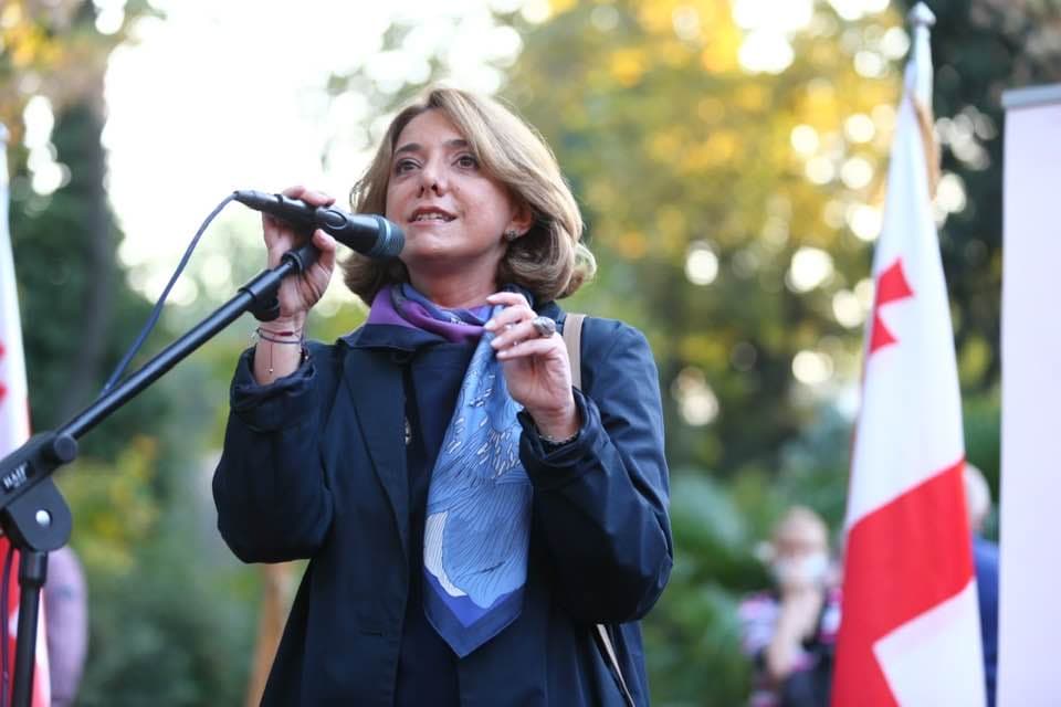 Frontnews image description