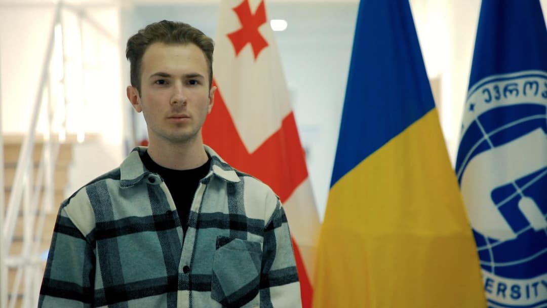 “ევროპის უნივერსიტეტის“ სტუდენტი, უკრაინაში დაბადებული და გაზრდილი ქართველი უკრაინელ და რუს თანატოლებს მიმართავს