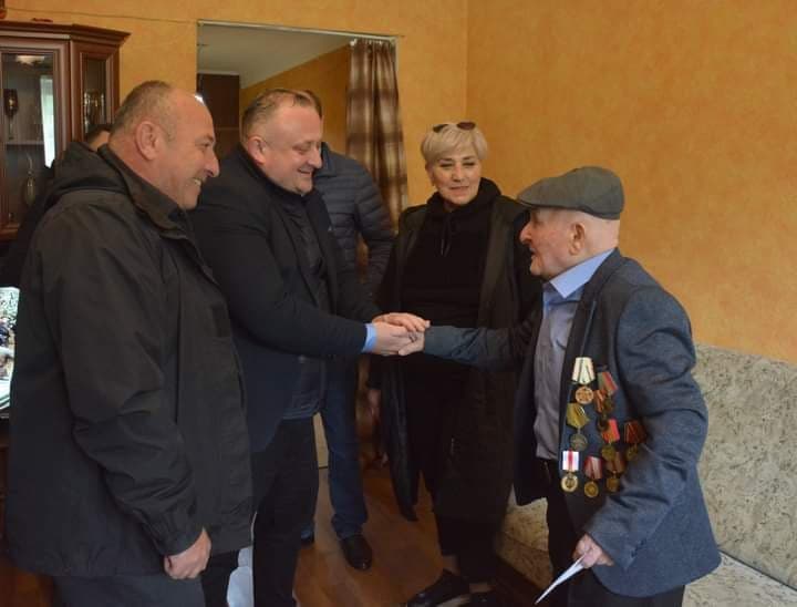 Frontnews image description