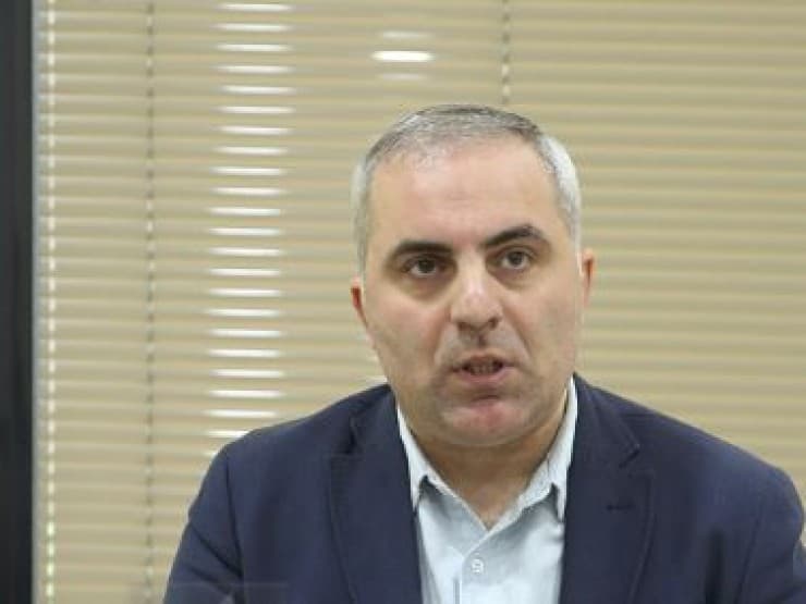 ბაჩანა შენგელია გახარიაზე – სირცხვილია და თავის მოჭრა ნაძირალა მკვლელთან კოალიციაში ყოფნა