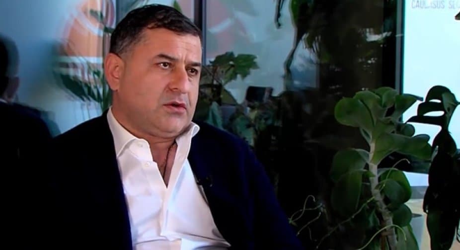 სოსო გოგაშვილი – აქამდე თქვენს მიერ გაფუჭებული და აქოთებული ძალიან ბევრი საქმე შემატენეთ, ახლა ის ძველიც დაგიბრუნდებათ და ამ ახალ მოხარშულ სიმყრალესაც ვეღარ შემტენით მე