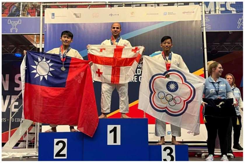 Frontnews image description