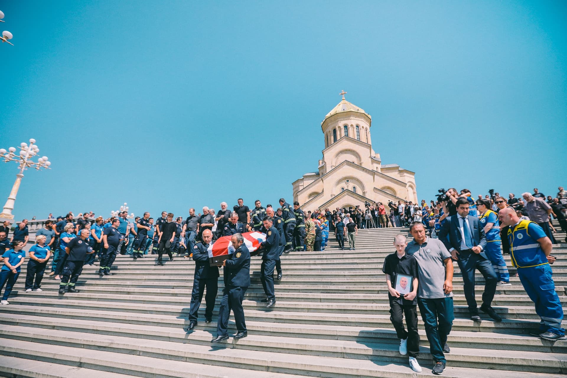 Frontnews image description