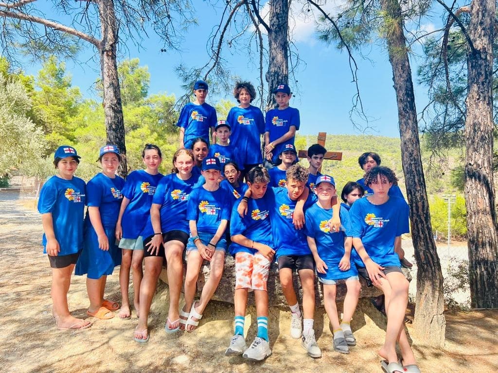 კუნძულ როდოსზე აფხაზეთის ოკუპირებულ ტერიტორიაზე მცხოვრები და აფხაზეთიდან დევნილი მოზარდებისთვის საერთაშორისო ბანაკი გაიხსნა