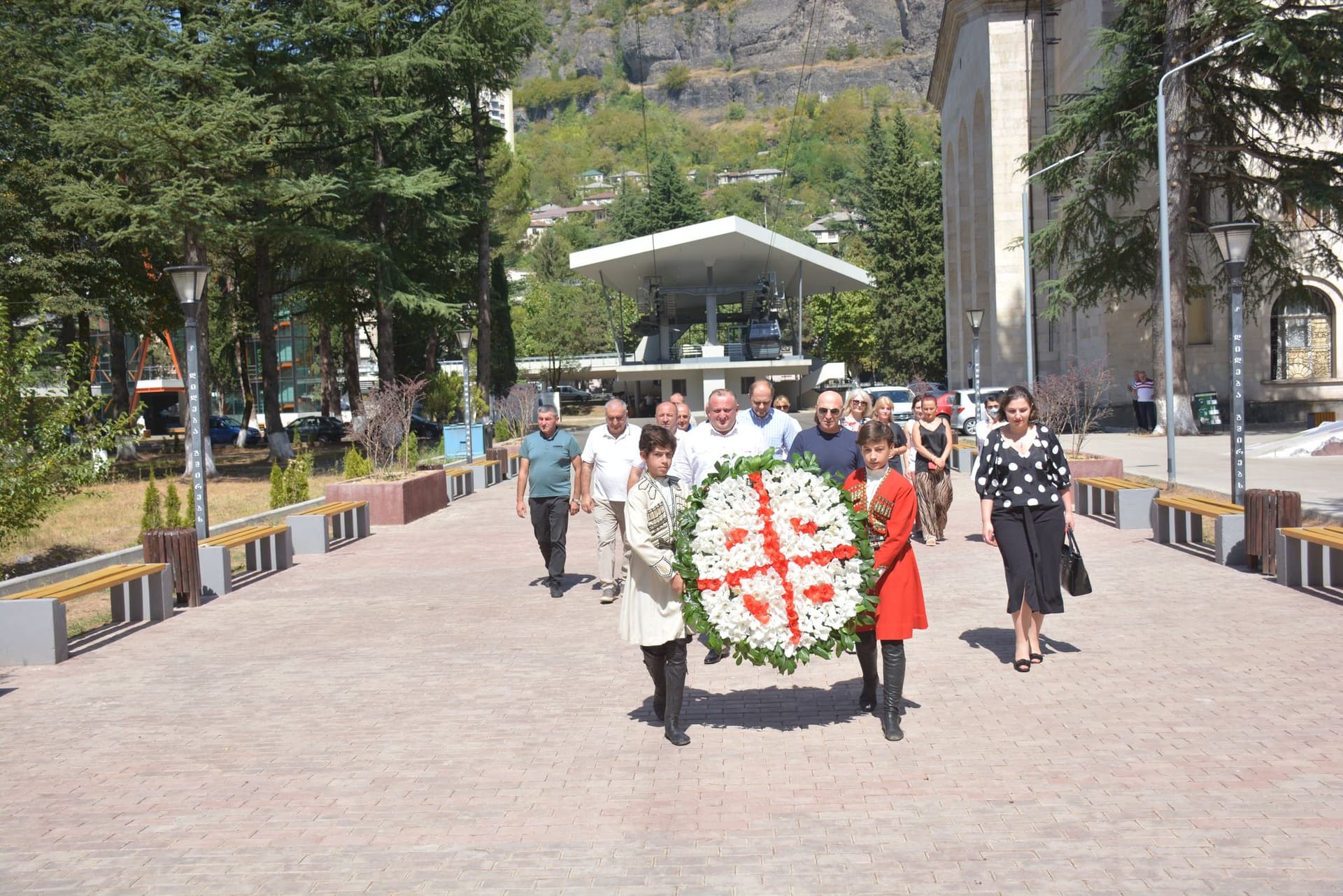 Frontnews image description