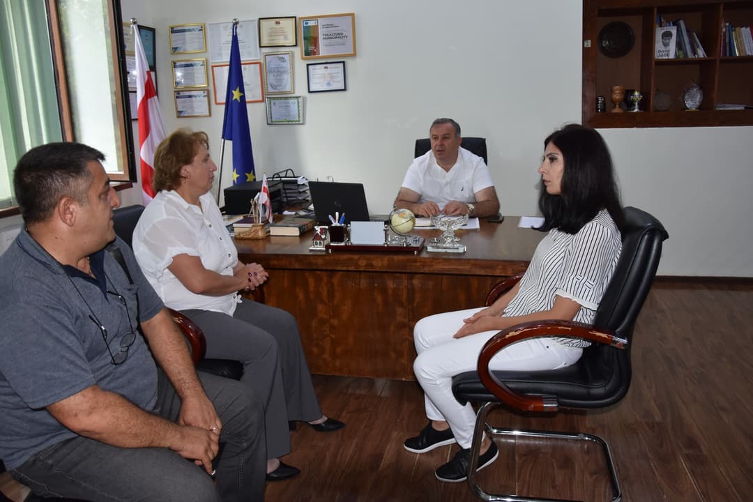 წყალტუბოს მუნიციალიტეტის მერი ნინოწმინდისა და დმანისის მუნიციპალიტეტებში დასაქმებულ საჯარო მოხელეებს შეხვდა