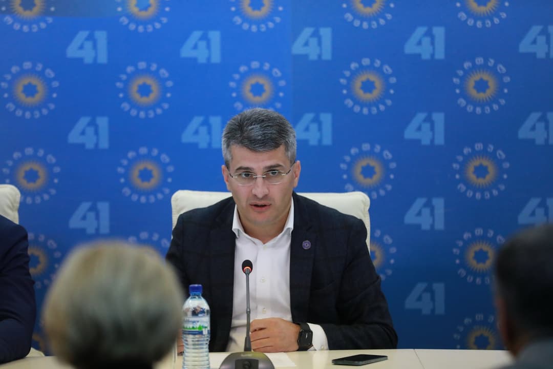 მამუკა მდინარაძე – მათი ერთ-ერთი ტელევიზია, თითქოს სულ ხარჯავს 8 მლ-ნ ლარს, წარმოიდგინეთ, თვეში ტელევიზიას 650,000 ლარად ამუშავებენ