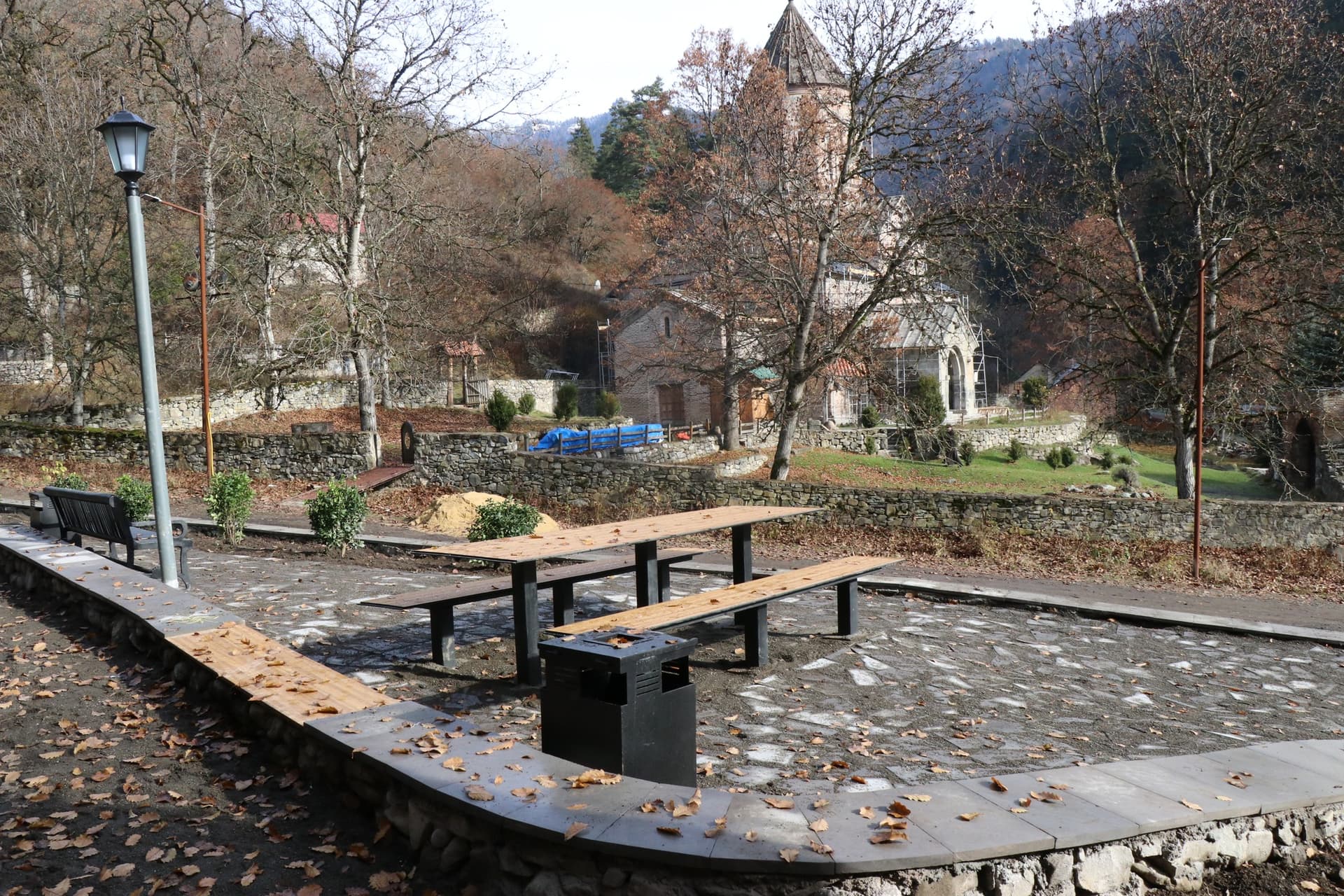 Frontnews image description