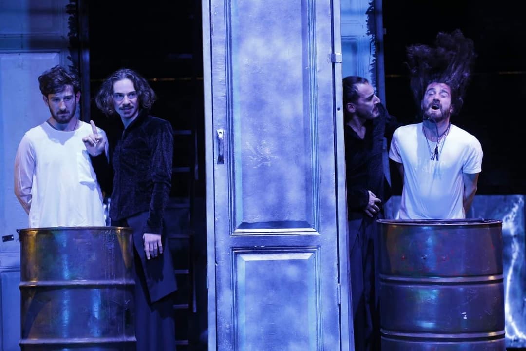 26 ნოემბერს ლადო მესხიშვილის თეატრში რეზი ქაროსანიძის სადიპლომო სპექტაკლის საპრემიერო ჩვენება გაიმართება