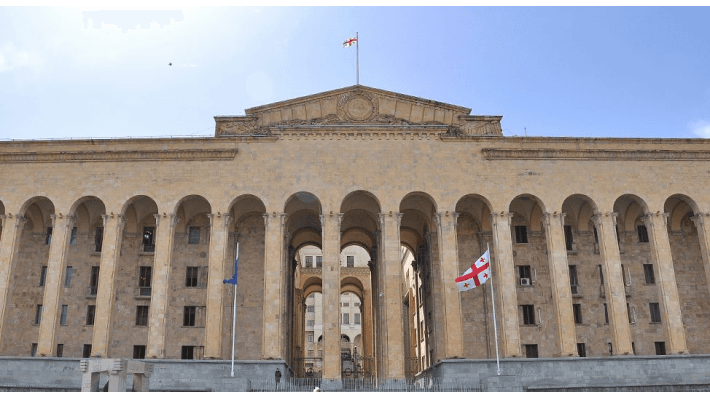 იურიდიულმა კომიტეტმა “უცხოური გავლენის გამჭვირვალობის” კანონპროექტს მესამე მოსმენით მხარი დაუჭირა