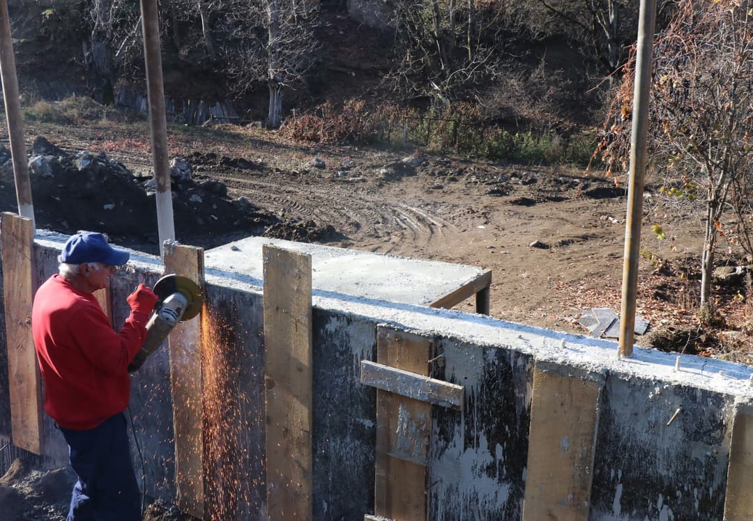 საკირესა და დვირში არმირებული ბეტონის საყრდენი კედლის რეაბილიტაცია დასრულდა